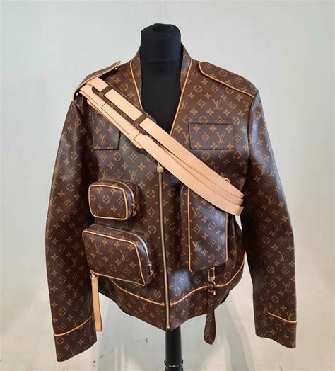 louis vuitton jas zwart|Louis Vuitton wardrobe jacket.